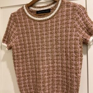 Sweater ENDLESS ROSE. Never worn new